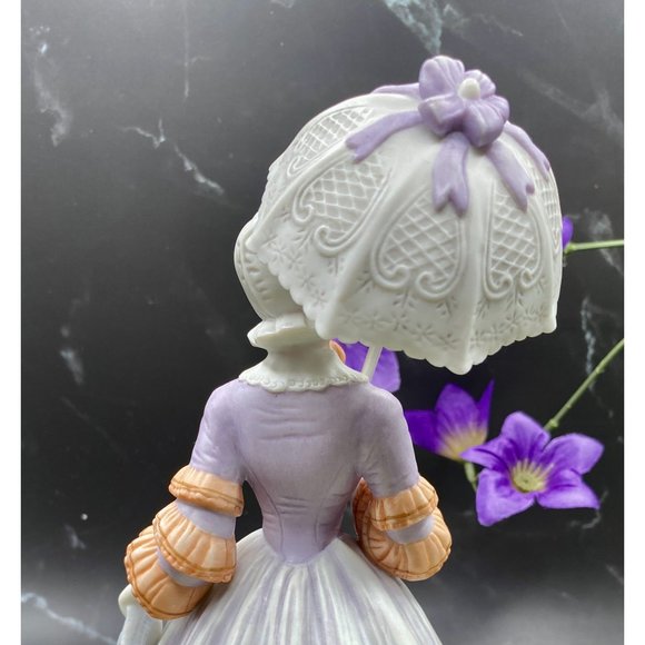SOLD***Lenox "Springtime Promenade" Figurine, Fine porcelain - Picture 14 of 17